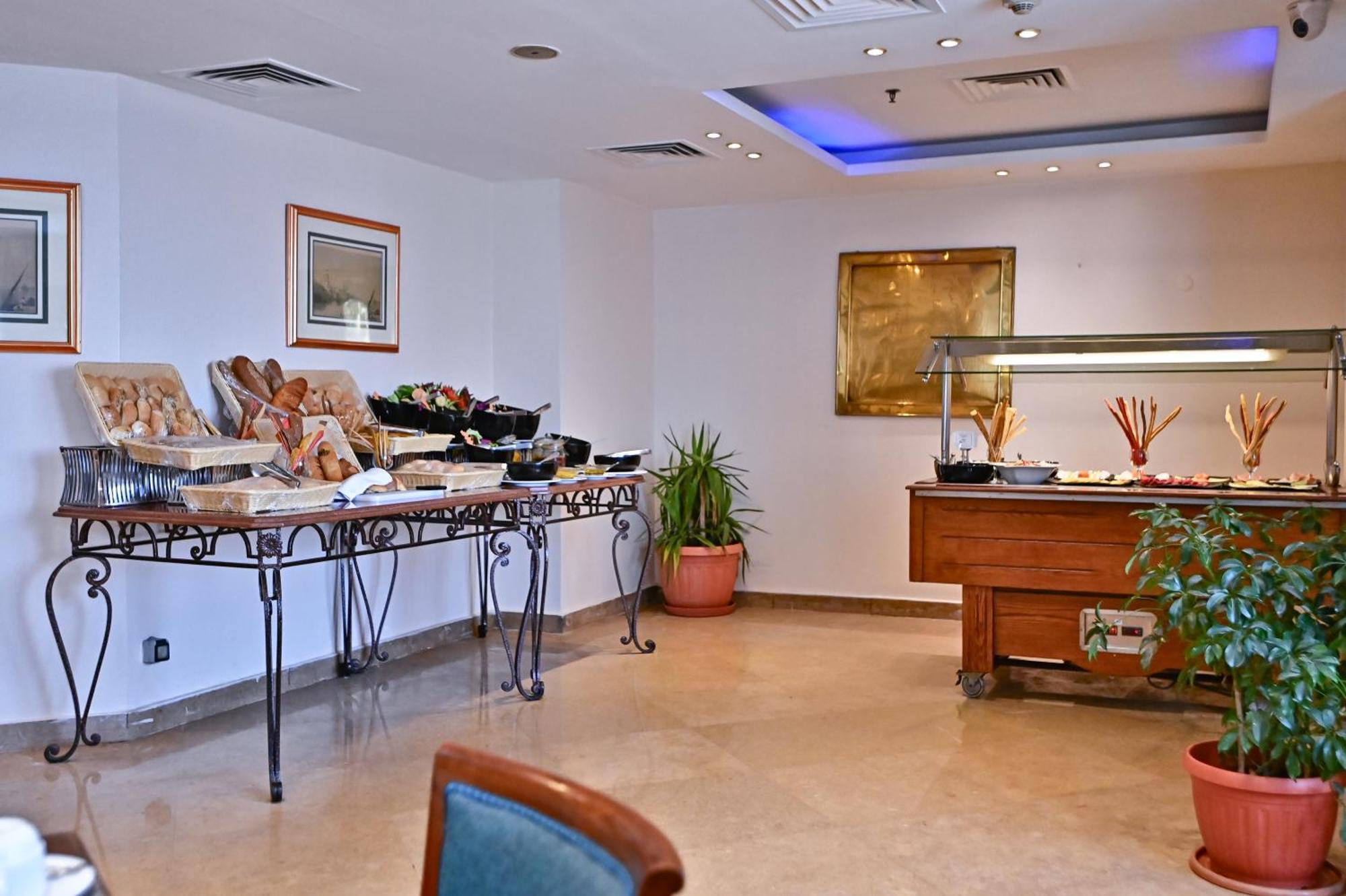 Swiss Inn Nile Hotel Giza Buitenkant foto
